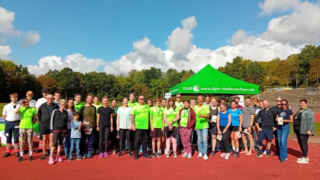 Gruppenbild der Teilnehmenden des Spendenlauf Myositis in Göttingen